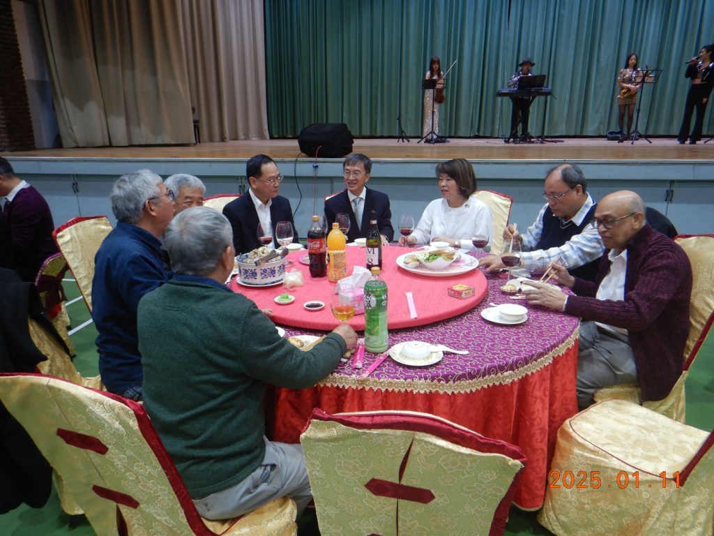 ear-End Banquet Welcomes Distinguished Guests from Political, Business, and Arts Circles